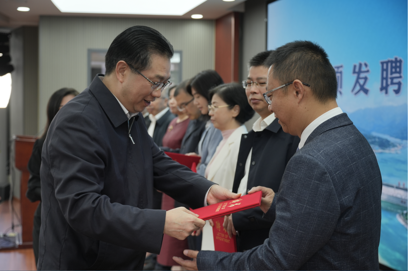 发挥专家智库作用  推动健康宜昌建设
