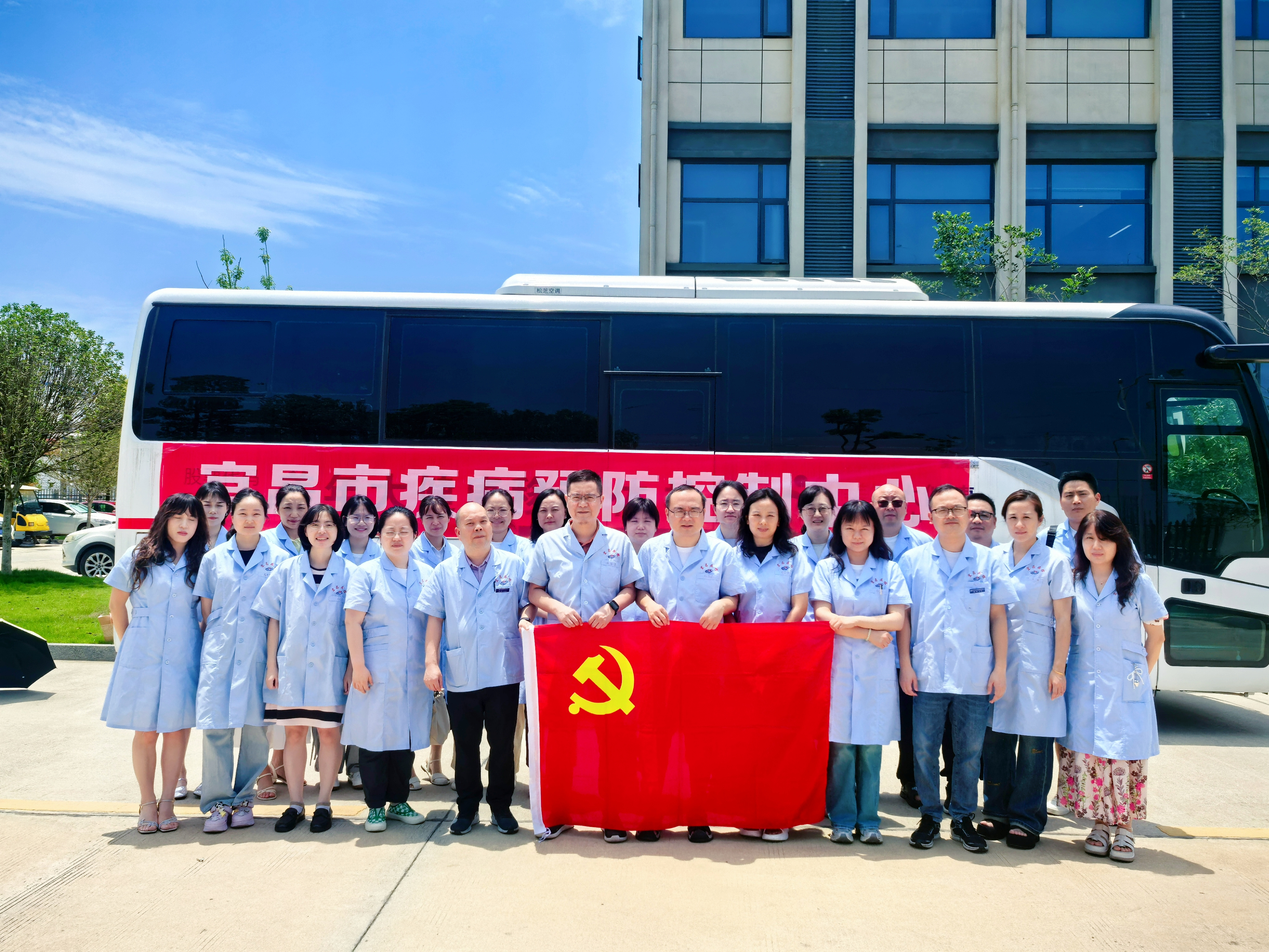 健康服务进企业 党建联建促发展
